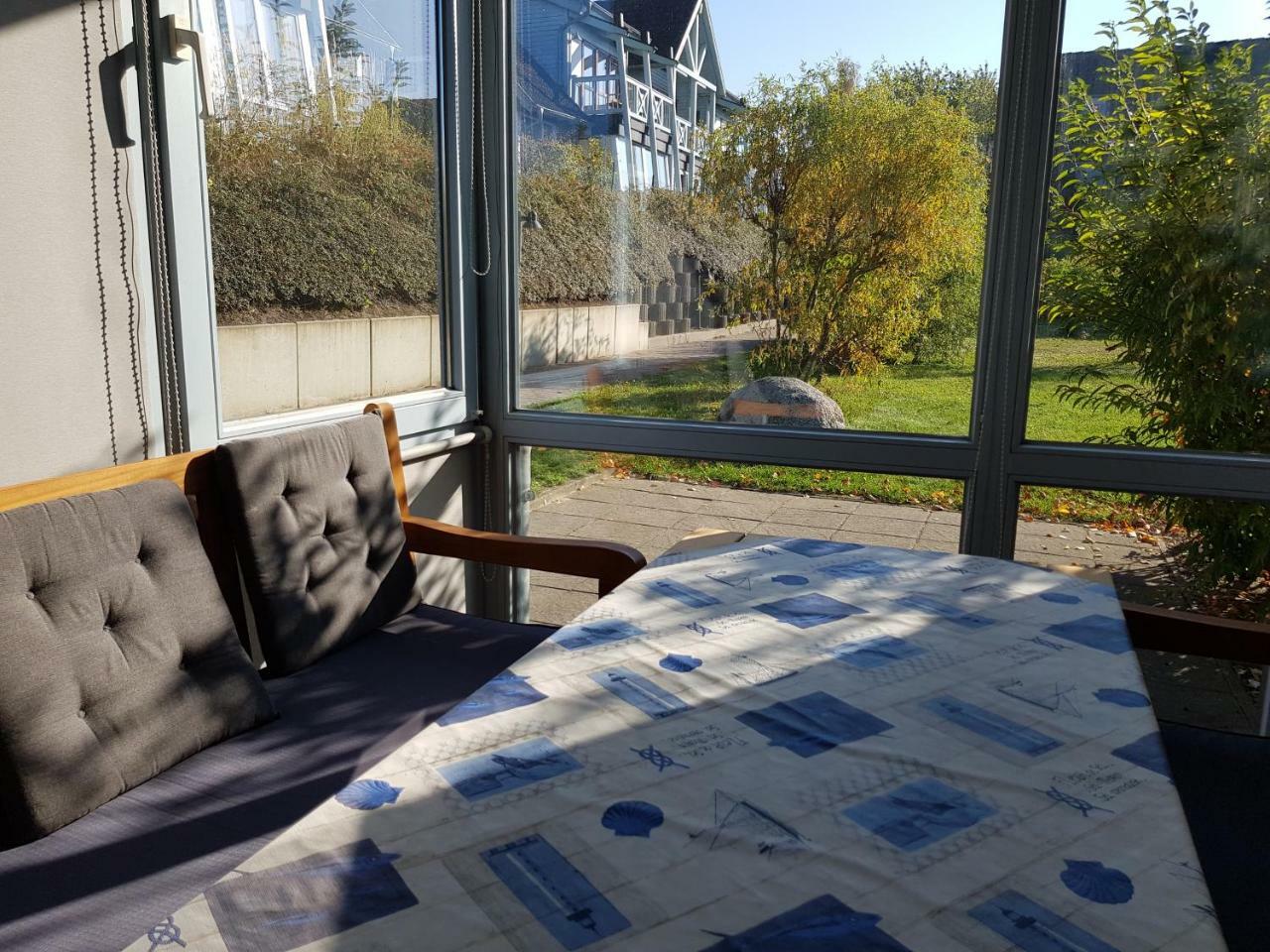 Ferienwohnung 4 Im Haus Am See Mit Wintergarten Und Terrasse Seedorf  Room photo