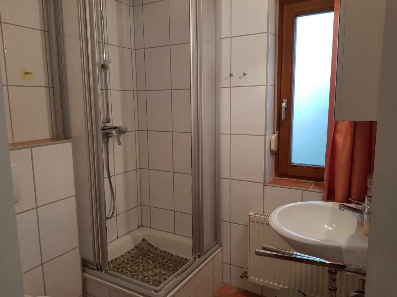 Ferienwohnung 4 Im Haus Am See Mit Wintergarten Und Terrasse Seedorf  Room photo