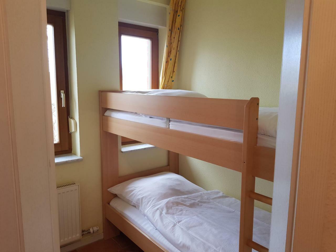 Ferienwohnung 4 Im Haus Am See Mit Wintergarten Und Terrasse Seedorf  Room photo