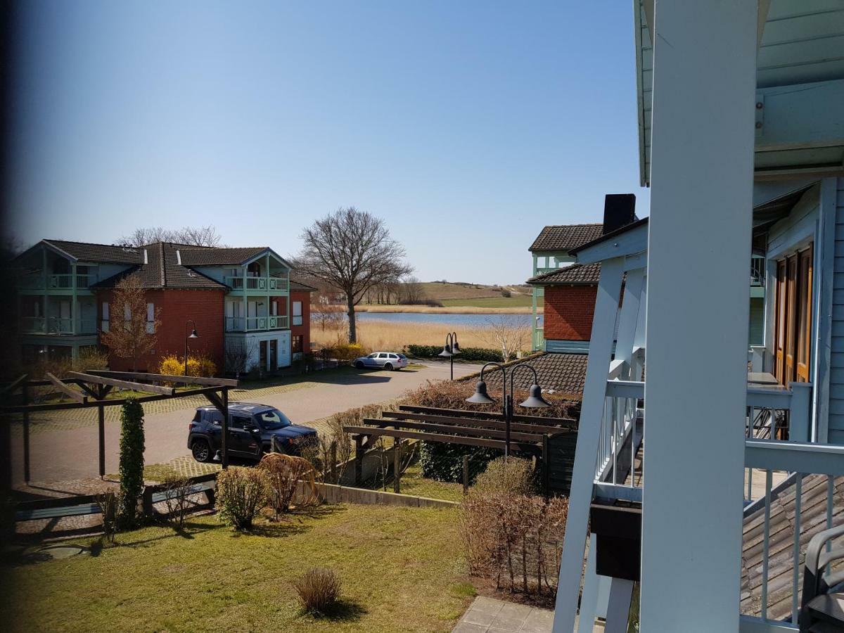 Ferienwohnung 4 Im Haus Am See Mit Wintergarten Und Terrasse Seedorf  Room photo