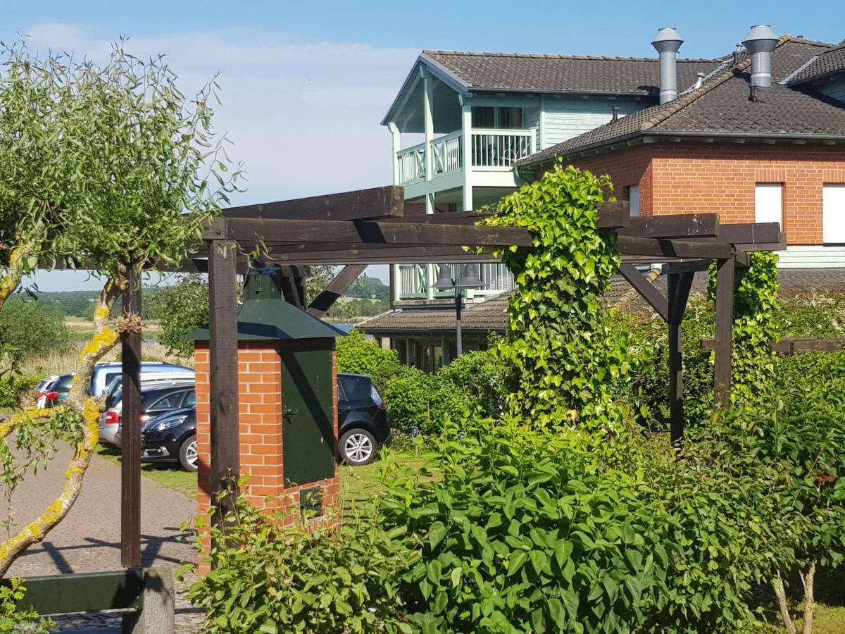 Ferienwohnung 4 Im Haus Am See Mit Wintergarten Und Terrasse Seedorf  Exterior photo